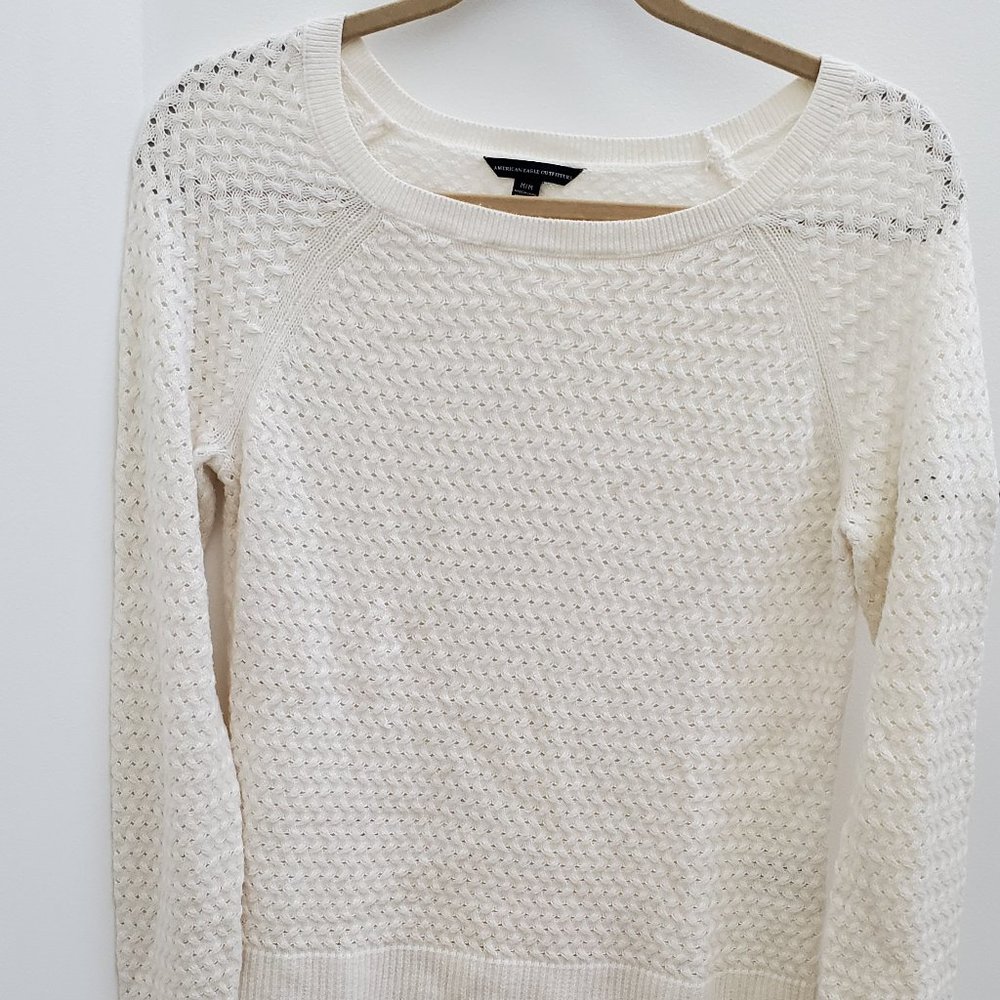 American Eagle Outfitters White Sweater Medium